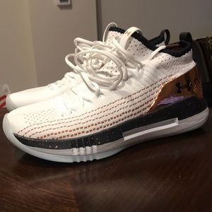 Under Armour basketball shoe size 10